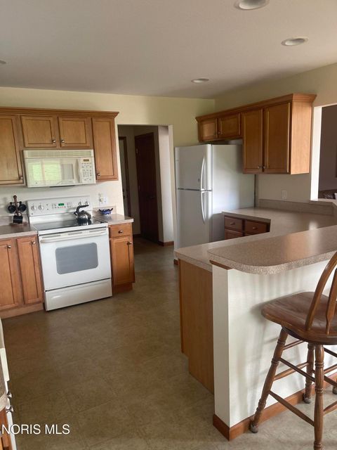 Tiny photo for 37 Crabtree Court, Swanton, OH 43558 (MLS # 10010413)