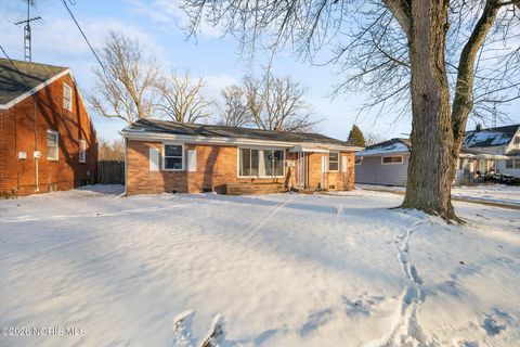 Photo of 5322 Douglas Road, Toledo, OH 43613 (MLS # 10003216)