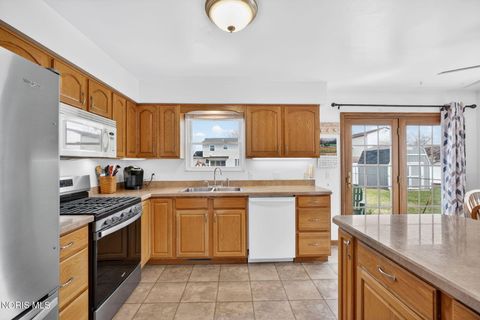 Tiny photo for 1917 Terri Rue, Northwood, OH 43619 (MLS # 10005647)