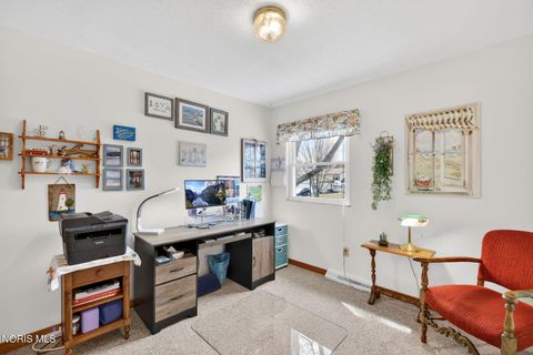 Tiny photo for 1917 Terri Rue, Northwood, OH 43619 (MLS # 10005647)