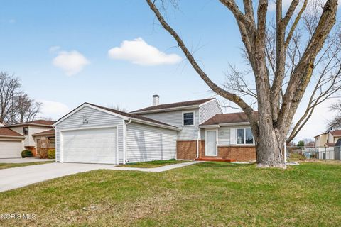 Photo of 1917 Terri Rue, Northwood, OH 43619 (MLS # 10005647)