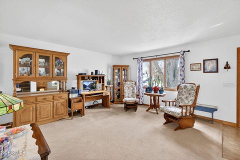 Tiny photo for 1917 Terri Rue, Northwood, OH 43619 (MLS # 10005647)