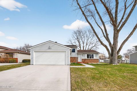Tiny photo for 1917 Terri Rue, Northwood, OH 43619 (MLS # 10005647)
