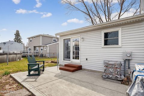 Tiny photo for 1917 Terri Rue, Northwood, OH 43619 (MLS # 10005647)