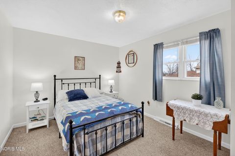 Tiny photo for 1917 Terri Rue, Northwood, OH 43619 (MLS # 10005647)