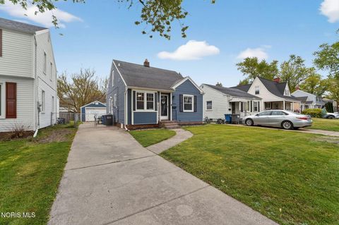 Tiny photo for 3133 Strathmoor Avenue, Toledo, OH 43614 (MLS # 10007019)