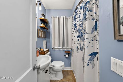 Tiny photo for 3133 Strathmoor Avenue, Toledo, OH 43614 (MLS # 10007019)