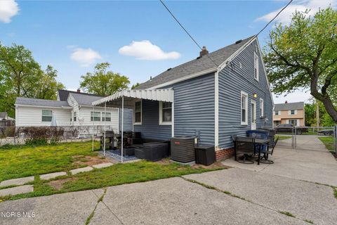 Tiny photo for 3133 Strathmoor Avenue, Toledo, OH 43614 (MLS # 10007019)