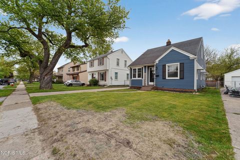 Tiny photo for 3133 Strathmoor Avenue, Toledo, OH 43614 (MLS # 10007019)