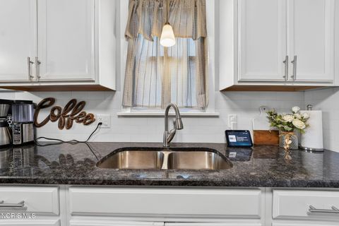 Tiny photo for 3133 Strathmoor Avenue, Toledo, OH 43614 (MLS # 10007019)