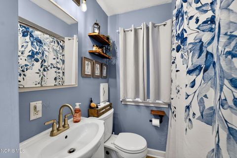 Tiny photo for 3133 Strathmoor Avenue, Toledo, OH 43614 (MLS # 10007019)