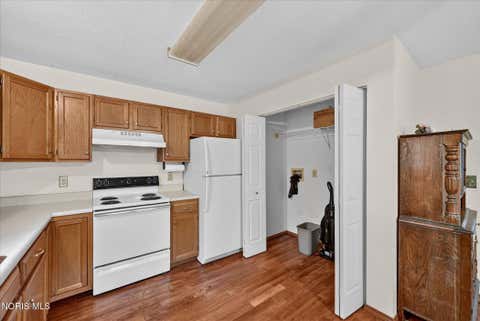 Tiny photo for 915 N Ontario Street, Toledo, OH 43604 (MLS # 10011859)