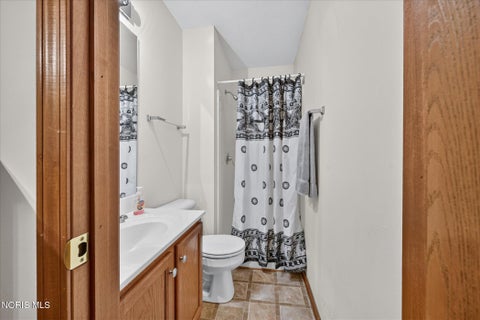 Tiny photo for 915 N Ontario Street, Toledo, OH 43604 (MLS # 10011859)