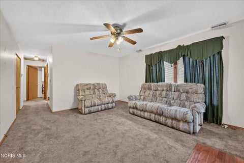 Tiny photo for 915 N Ontario Street, Toledo, OH 43604 (MLS # 10011859)
