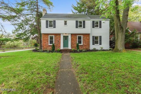 Photo of 3564 Rushland Avenue, Toledo, OH 43606 (MLS # 10007249)