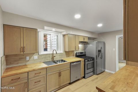Tiny photo for 3564 Rushland Avenue, Toledo, OH 43606 (MLS # 10007249)