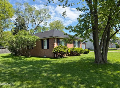 Tiny photo for 2145 Green Valley Drive, Toledo, OH 43614 (MLS # 10008286)
