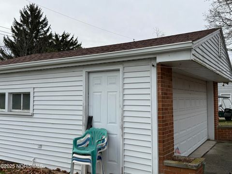 Tiny photo for 2434 Roseann Drive, Toledo, OH 43611 (MLS # 10001850)