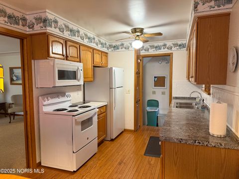 Tiny photo for 2434 Roseann Drive, Toledo, OH 43611 (MLS # 10001850)