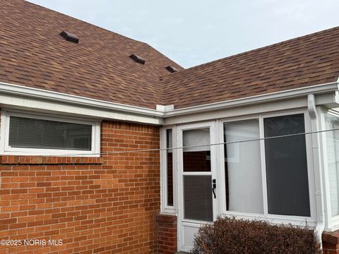 Tiny photo for 2434 Roseann Drive, Toledo, OH 43611 (MLS # 10001850)