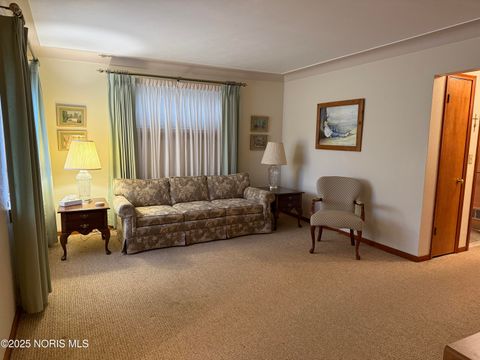 Tiny photo for 2434 Roseann Drive, Toledo, OH 43611 (MLS # 10001850)