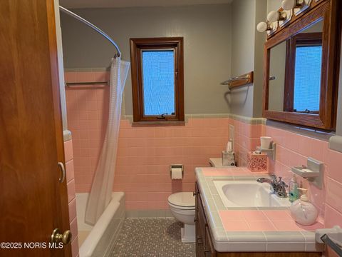 Tiny photo for 2434 Roseann Drive, Toledo, OH 43611 (MLS # 10001850)