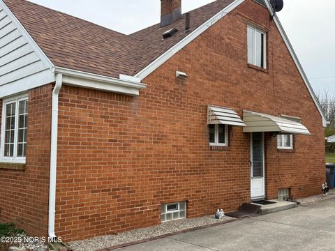 Tiny photo for 2434 Roseann Drive, Toledo, OH 43611 (MLS # 10001850)