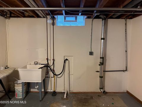 Tiny photo for 2434 Roseann Drive, Toledo, OH 43611 (MLS # 10001850)