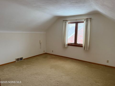 Tiny photo for 2434 Roseann Drive, Toledo, OH 43611 (MLS # 10001850)