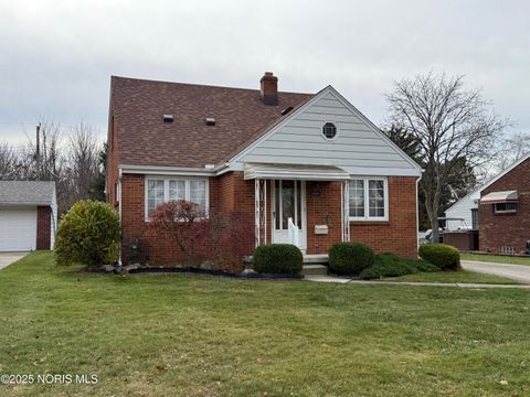 Photo of 2434 Roseann Drive, Toledo, OH 43611 (MLS # 10001850)