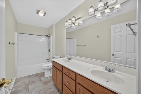 Tiny photo for 4528 Blystone Valley Drive, Maumee, OH 43537 (MLS # 10010178)