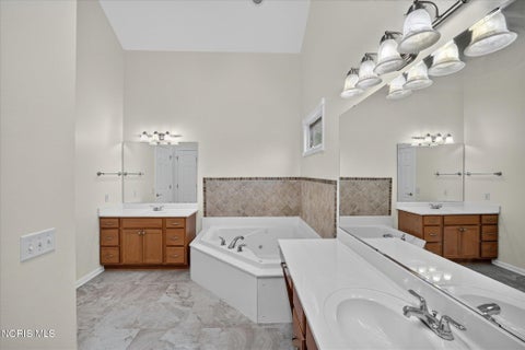 Tiny photo for 4528 Blystone Valley Drive, Maumee, OH 43537 (MLS # 10010178)