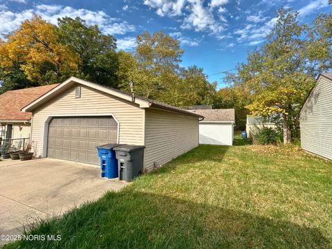 Tiny photo for 2138 Sherwood Avenue, Toledo, OH 43614 (MLS # 10000415)
