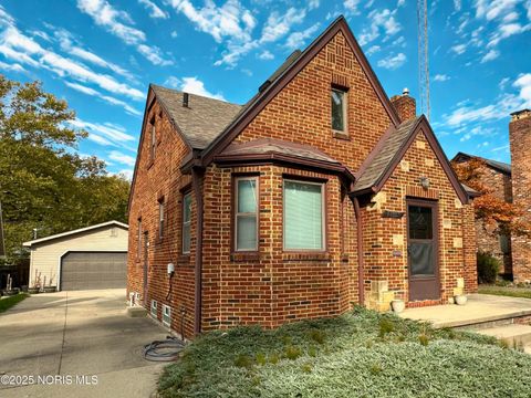 Tiny photo for 2138 Sherwood Avenue, Toledo, OH 43614 (MLS # 10000415)