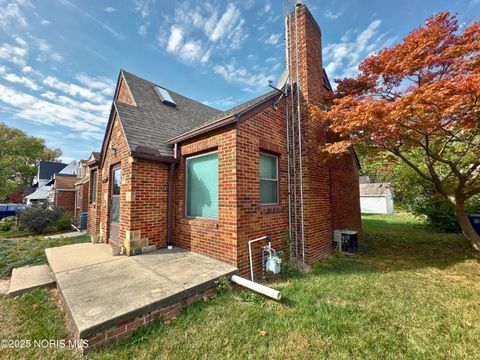 Tiny photo for 2138 Sherwood Avenue, Toledo, OH 43614 (MLS # 10000415)