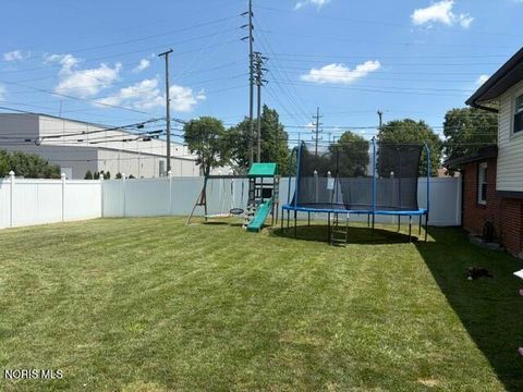 Tiny photo for 100 Northcliff Drive, Findlay, OH 45840 (MLS # 10010227)
