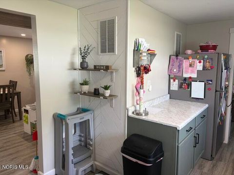 Tiny photo for 100 Northcliff Drive, Findlay, OH 45840 (MLS # 10010227)