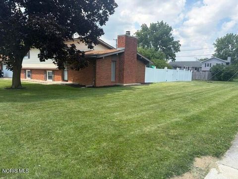 Tiny photo for 100 Northcliff Drive, Findlay, OH 45840 (MLS # 10010227)