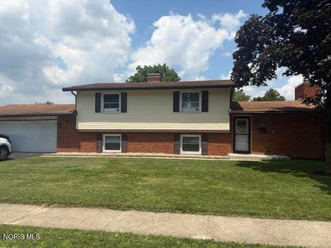 Photo of 100 Northcliff Drive, Findlay, OH 45840 (MLS # 10010227)
