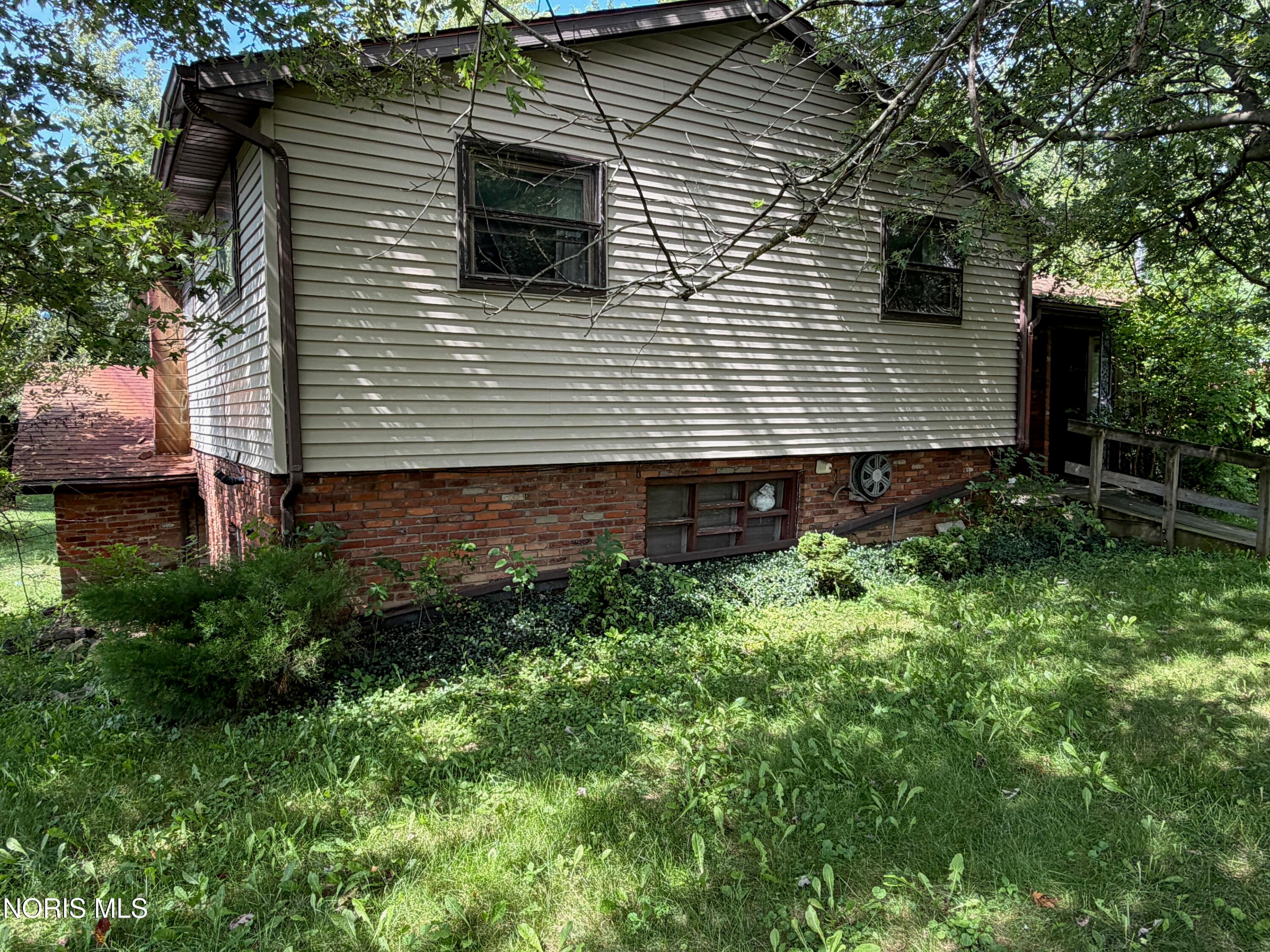 1995 Riverview Drive