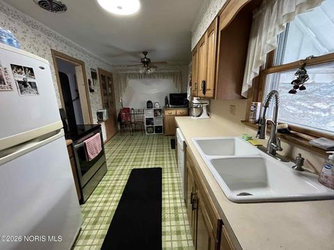 Tiny photo for 830 Mayfair Boulevard, Toledo, OH 43612 (MLS # 10002804)