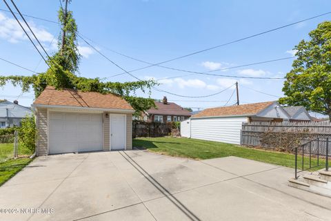 Tiny photo for 4755 301st Street, Toledo, OH 43611 (MLS # 10002570)