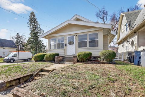 Tiny photo for 648 Carlton Street, Toledo, OH 43609 (MLS # 10005196)