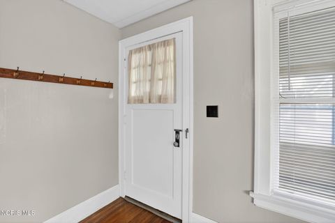 Tiny photo for 648 Carlton Street, Toledo, OH 43609 (MLS # 10005196)