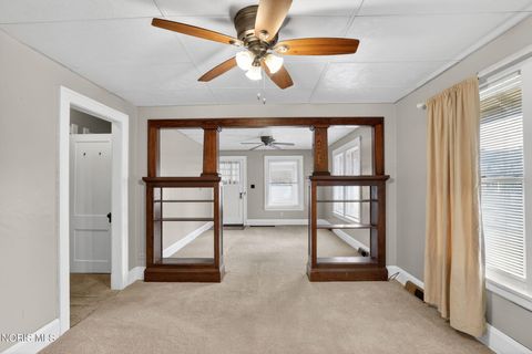 Tiny photo for 648 Carlton Street, Toledo, OH 43609 (MLS # 10005196)