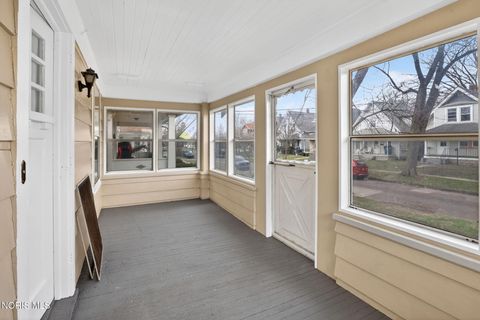 Tiny photo for 648 Carlton Street, Toledo, OH 43609 (MLS # 10005196)