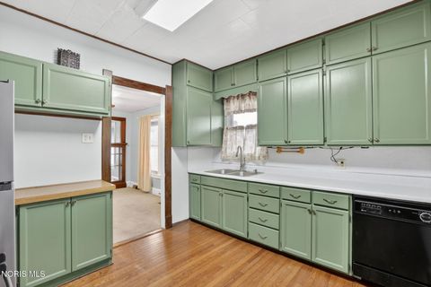 Tiny photo for 648 Carlton Street, Toledo, OH 43609 (MLS # 10005196)