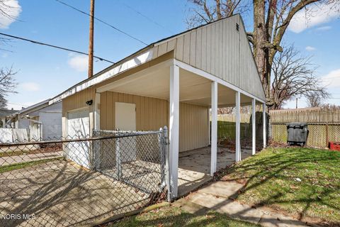 Tiny photo for 648 Carlton Street, Toledo, OH 43609 (MLS # 10005196)