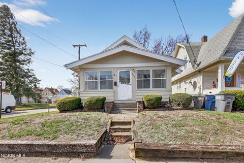 Photo of 648 Carlton Street, Toledo, OH 43609 (MLS # 10005196)