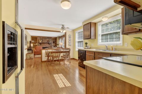 Tiny photo for 2203 Longport Drive, Maumee, OH 43537 (MLS # 10007466)